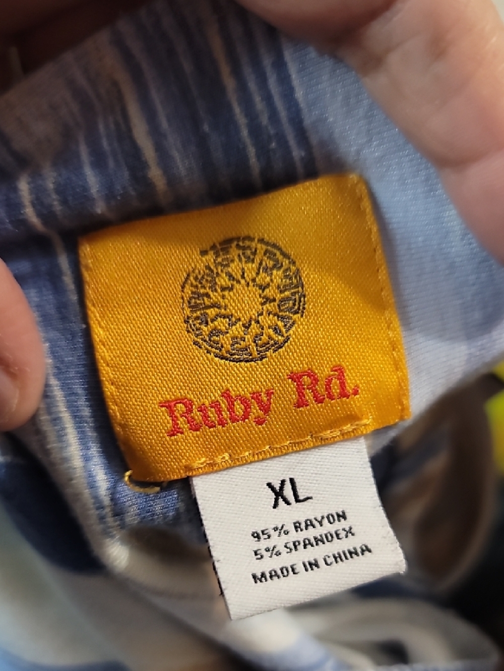 Ruby Rd. Blue & Cream Abstract Keyhole Tunic Size XL - Picture 5 of 5